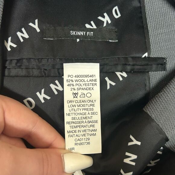 DKNY Gray Long Sleeve Skinny Fit Blazer Jacket Size 16R Wool Blend 2 Buttons - Picture 11 of 13